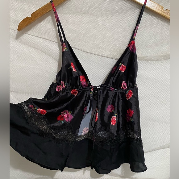 Black Floral Tie Front Teddy - Picture 4 of 7